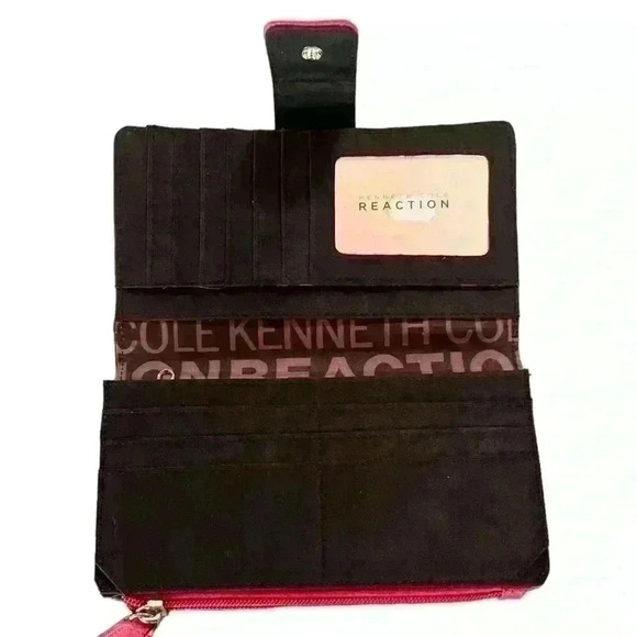 Kenneth Cole Reaction Wallet - Picture 3 of 6